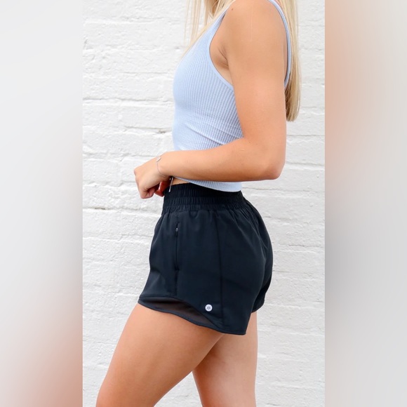 XL K Squared Women High Rise Performance Shorts - Picture 1 of 6